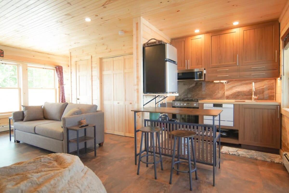 Apartment Loza House Adirondack Skydeck Unit Front
