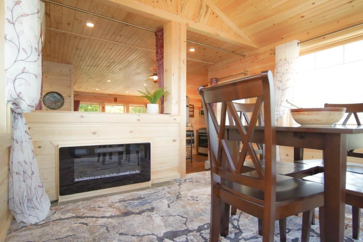 Loza House Adirondack Skydeck Unit Front Apartment *