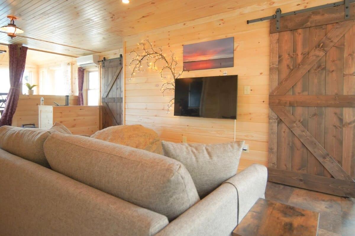 Loza House Adirondack Skydeck Unit Front